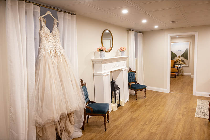 Luxe Lounge at Empey Estates Wedding Venue