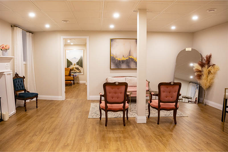 Luxe Lounge at Empey Estates Wedding Venue