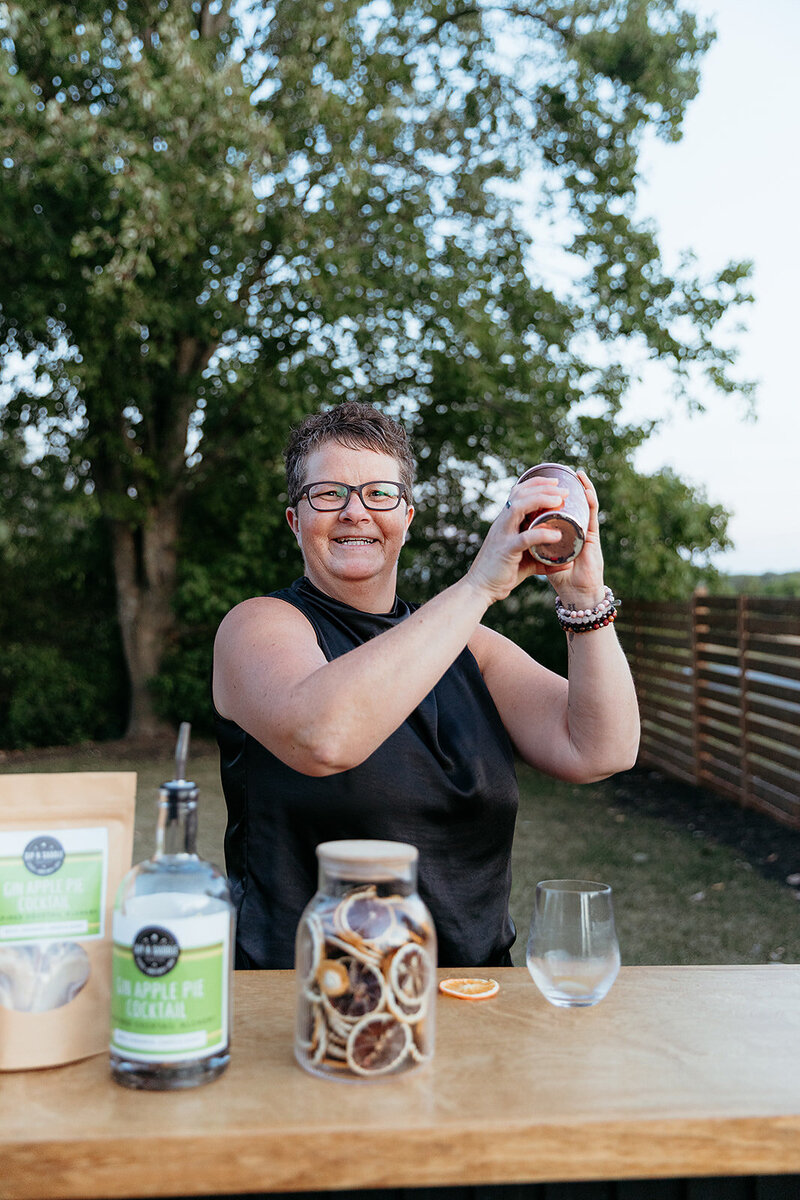 Sip n Saddle — branding-2057_websize